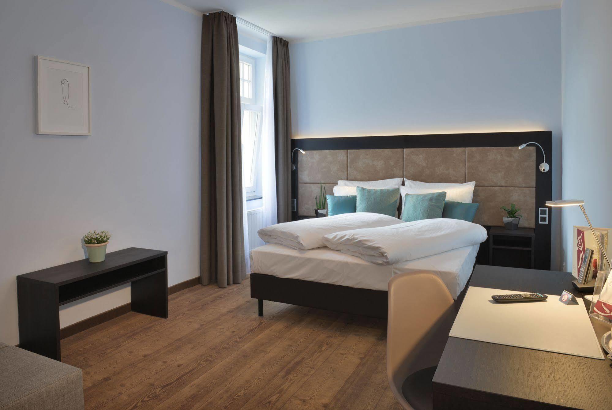 Uhu Gaestehaus Superior Cologne Exterior photo