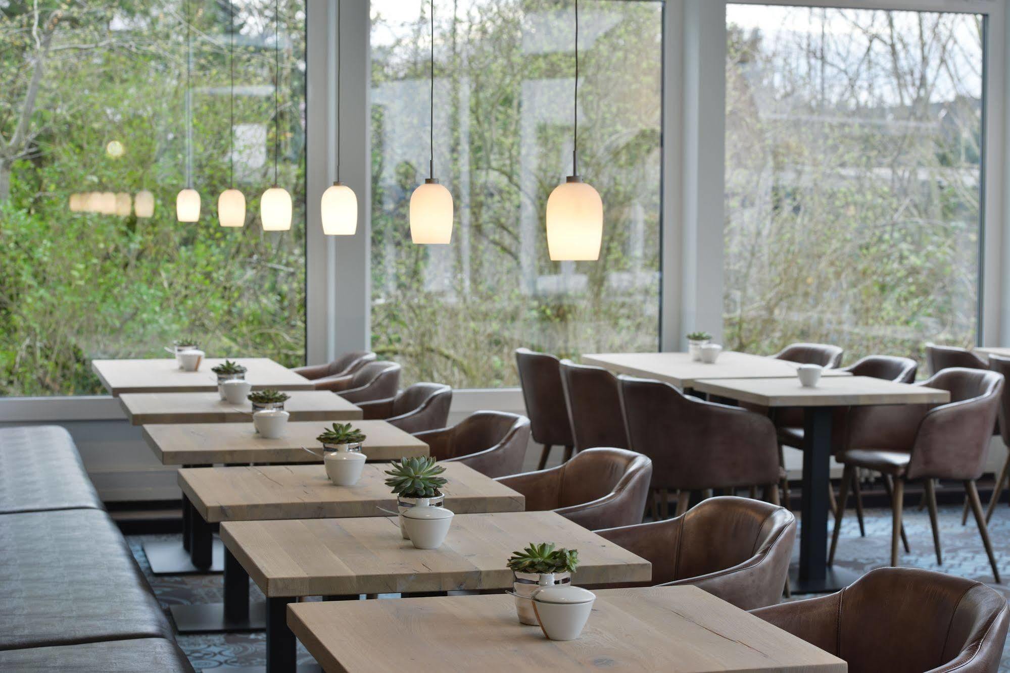 Uhu Gaestehaus Superior Cologne Exterior photo